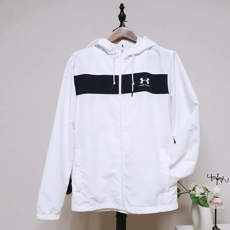 Under Armour Hooded Windbreaker Men105