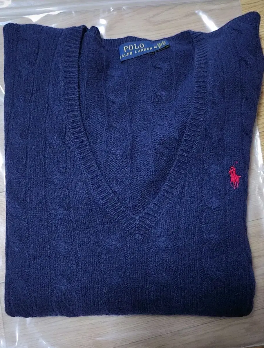 Polo Ralph Lauren Wool and Cashmere V-neck Sweater in Navy