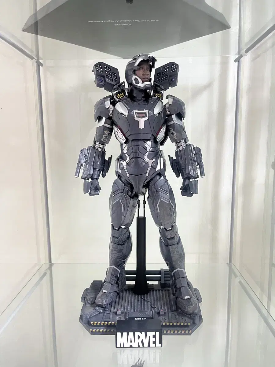 Hot Toys Warmachine Mark 4 sells