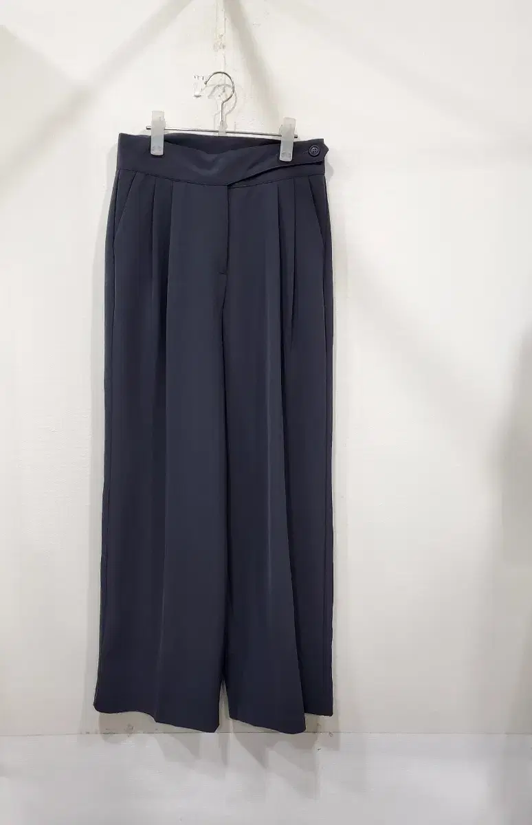 Pin Tuck Wide Leg Pants (Same as New)