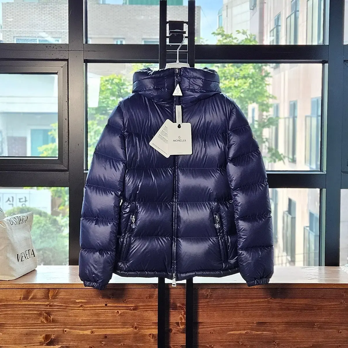 23FW MONCLER 몽클레어 DOURO 패딩 블루 여성 [2]