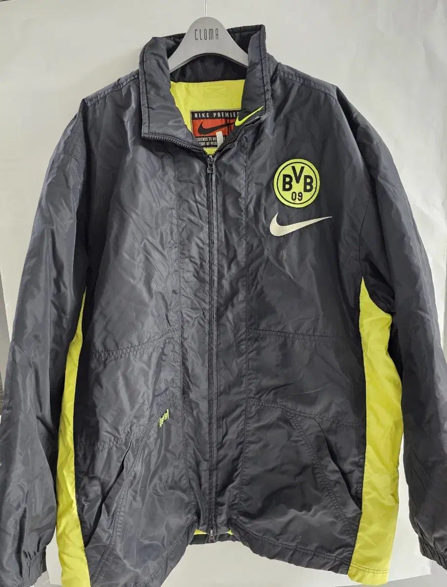 Dortmund Nike Jumpers(105)