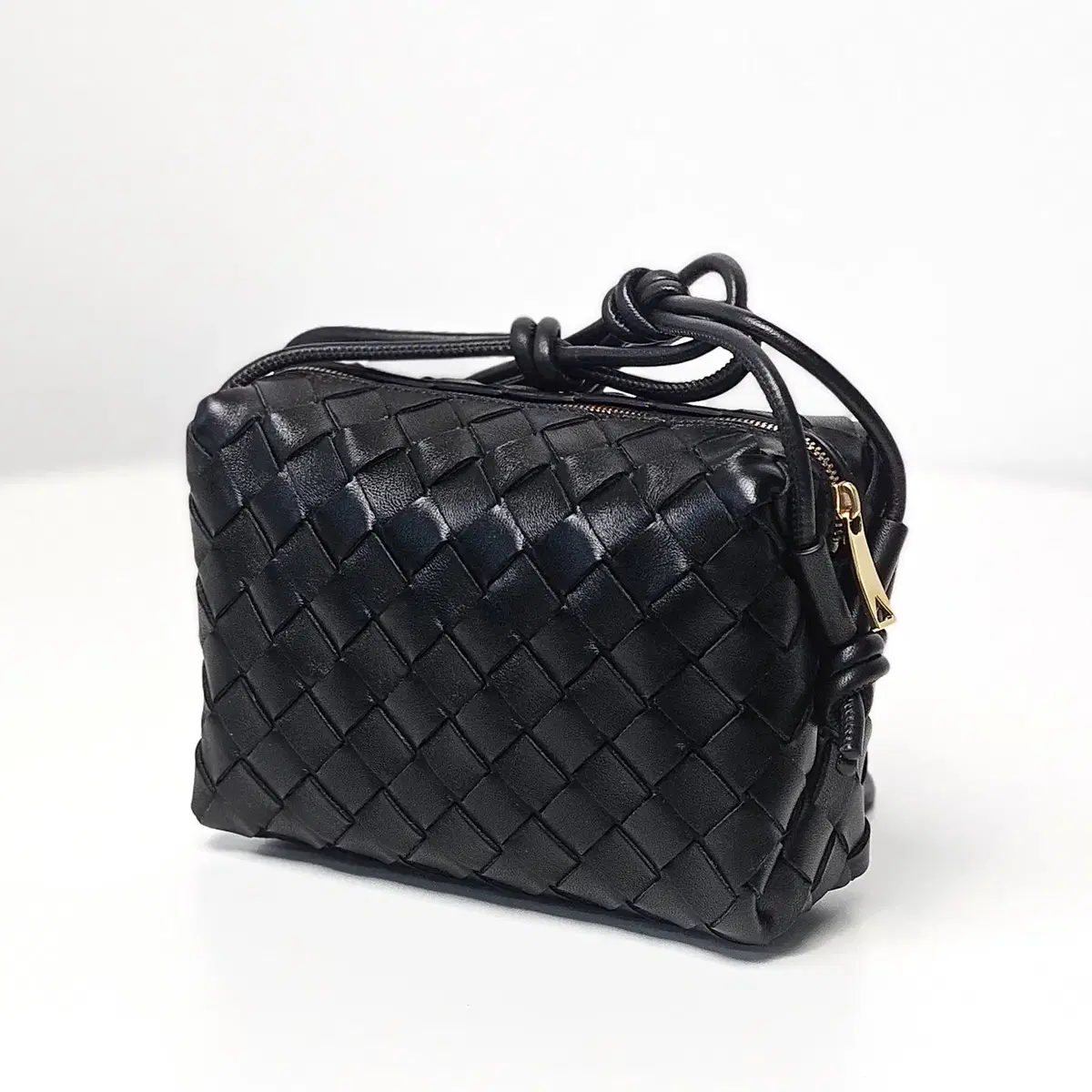 24SS BOTTEGA VENETA 보테가베네타 미니 루프 카메라백 블랙