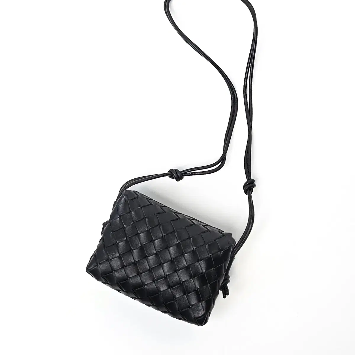 24SS BOTTEGA VENETA 보테가베네타 미니 루프 카메라백 블랙