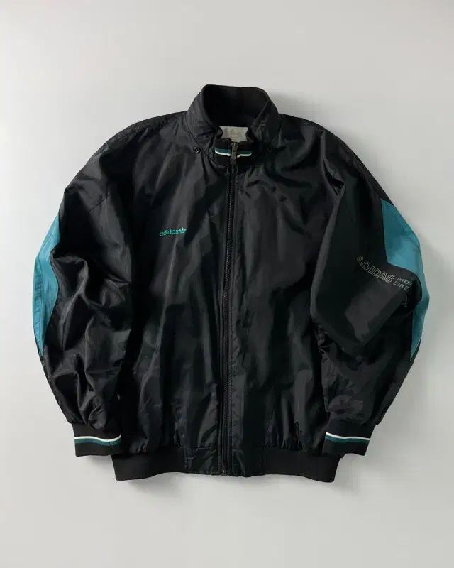 L Adidas Old School Windbreaker PN1852