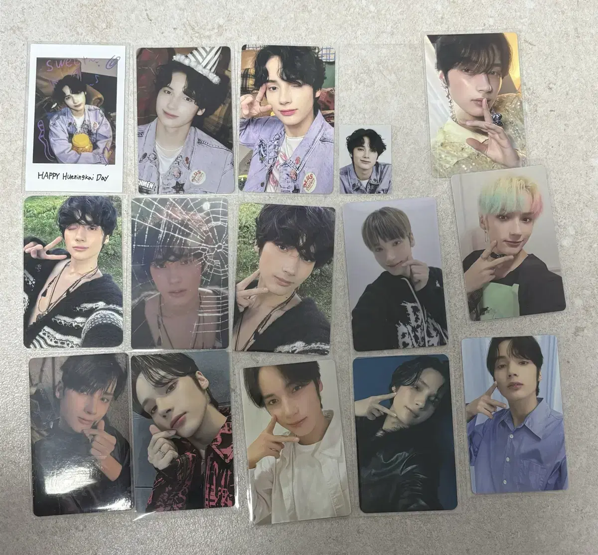 Source))txt hueningkai photocard in bulk