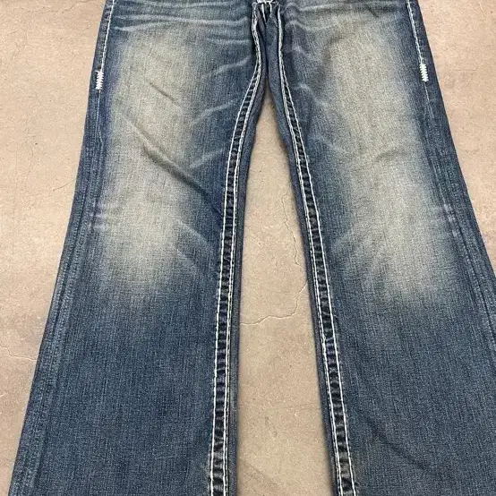 TRUE RELIGION FLARE DENIM PANTS