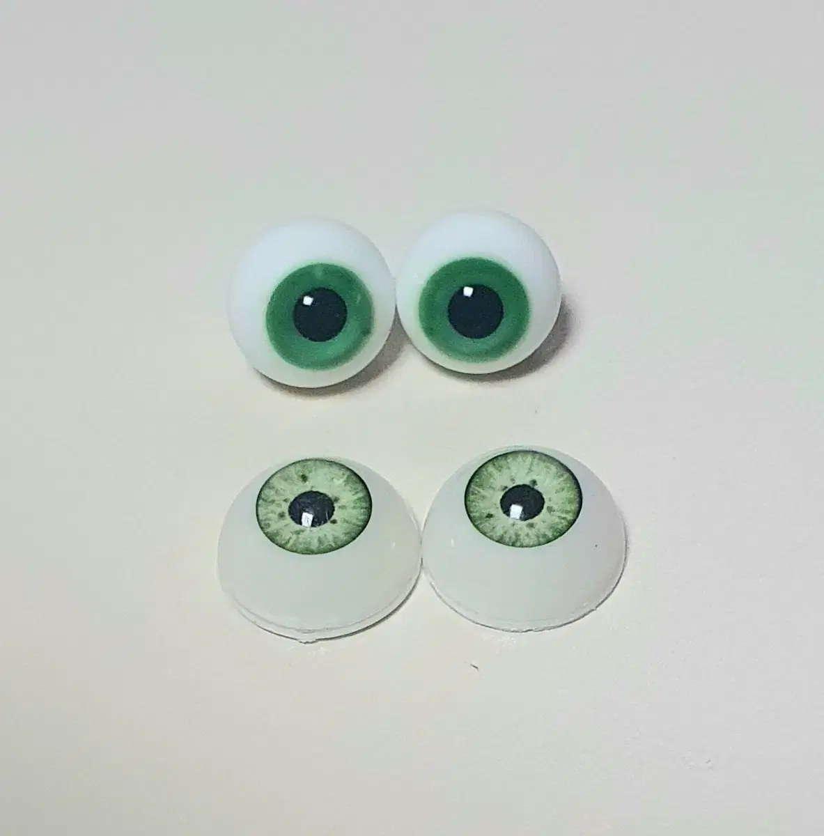 14mm Bulbous Eyeball Green