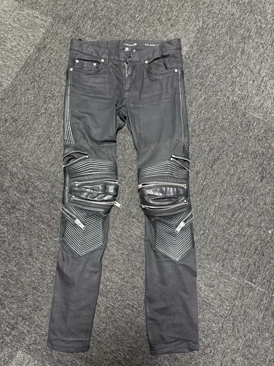 Saint Laurent leather paneled jin sells Saint Laurent pants[29].