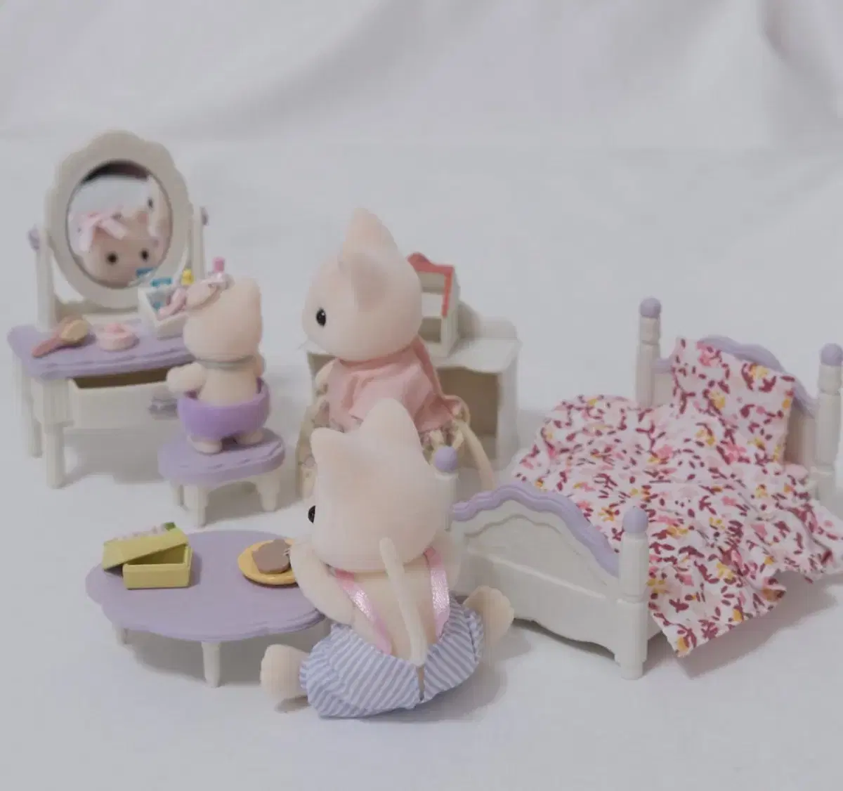 Sylvanian Girl's Room Set (Rare)