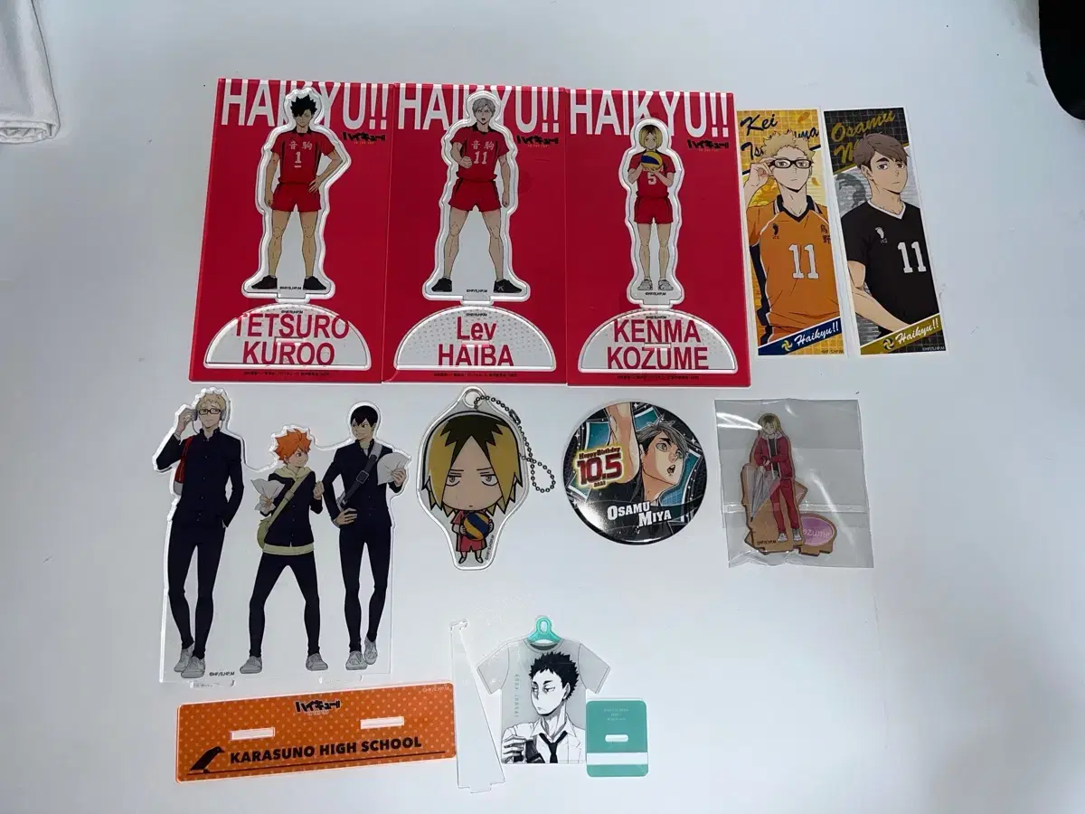 Sells haikyuu merchandise