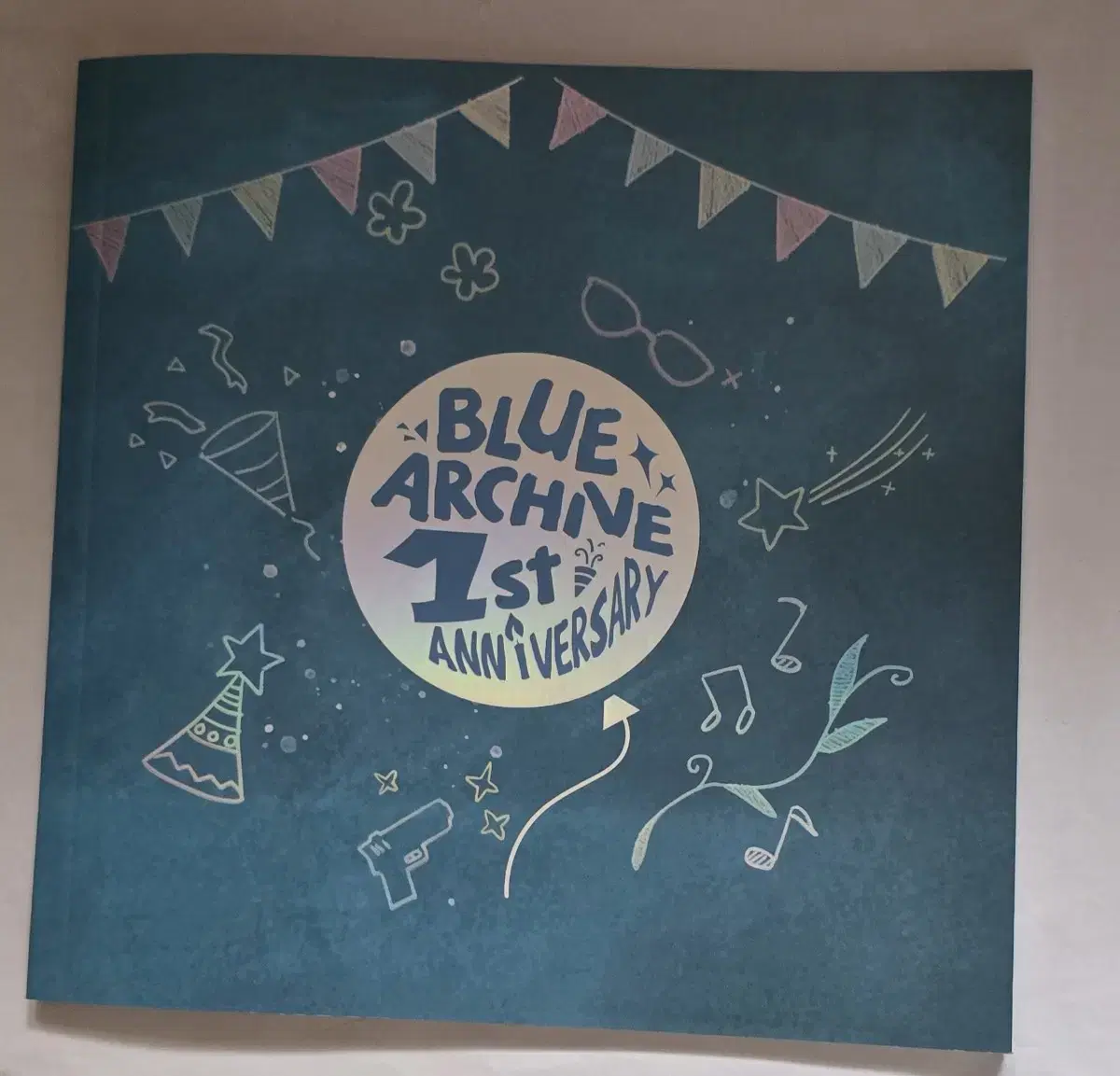 Bloo Archives 1 year anniversary album Artbooks