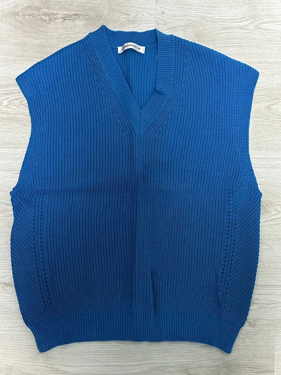 Intemporo Mood Hachi Knit Vest M New