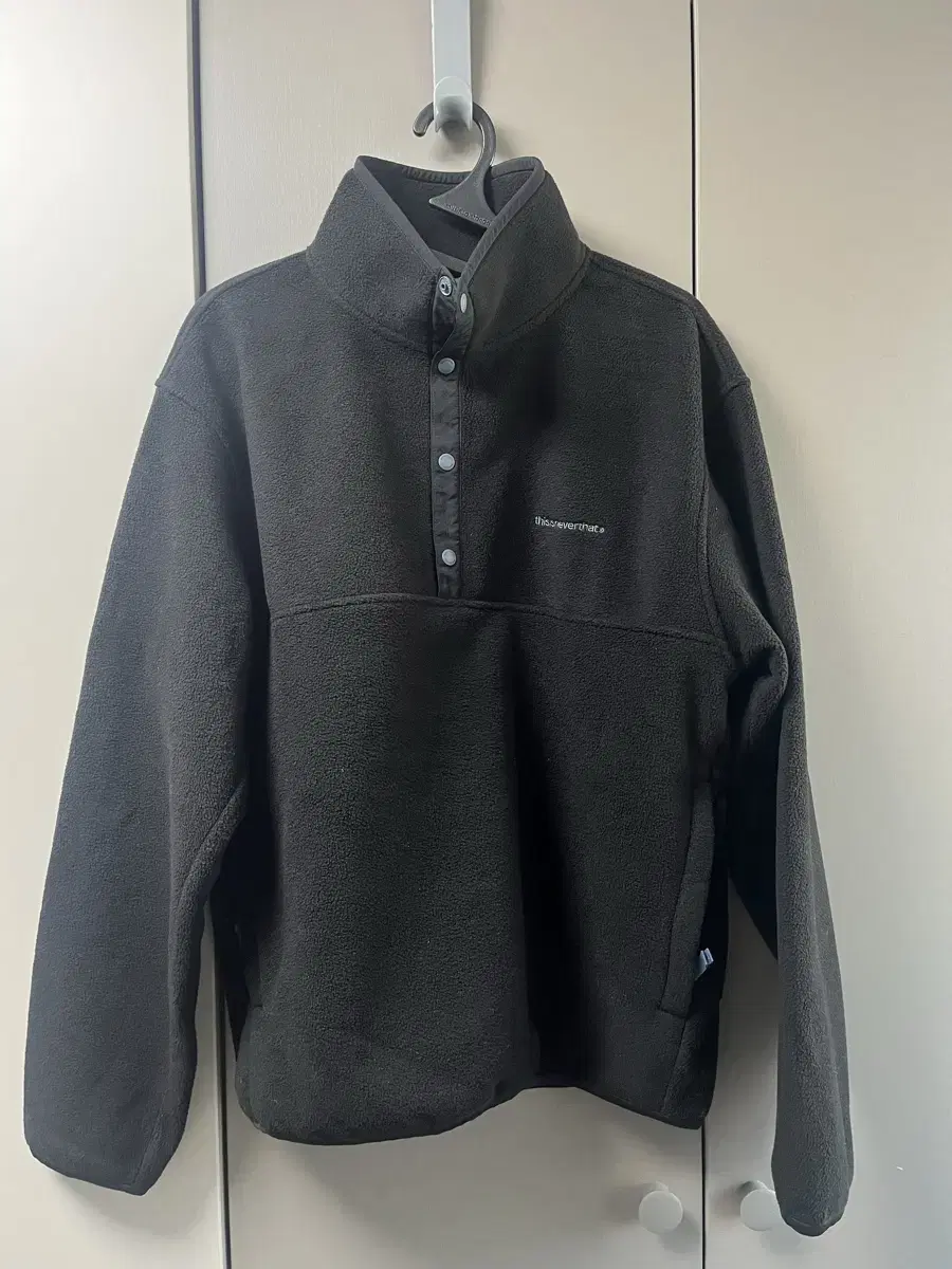 This Is Never Never That Fleece Pullover Black, size M