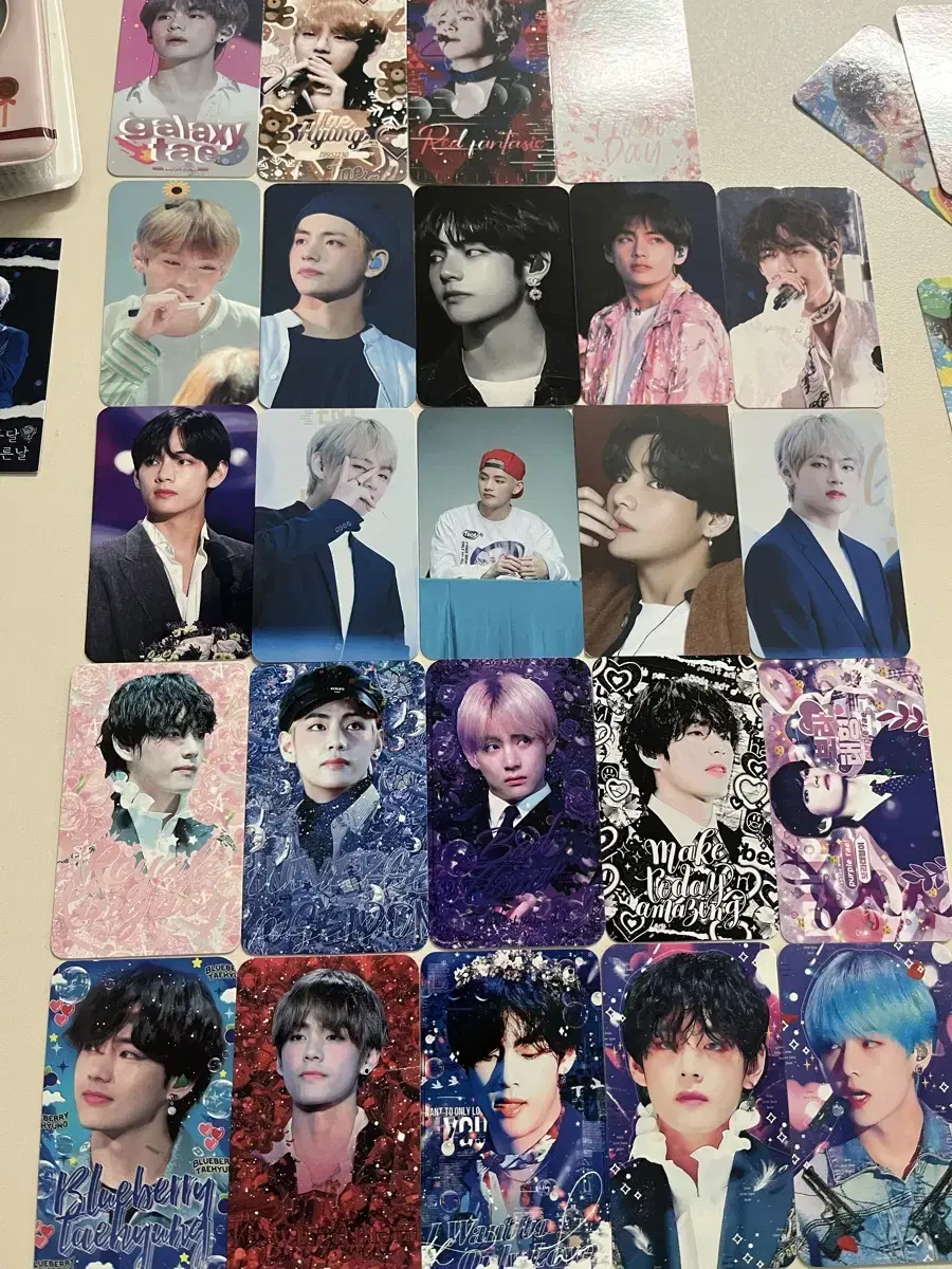 Bangtan V (Taehyung) photo card + binder