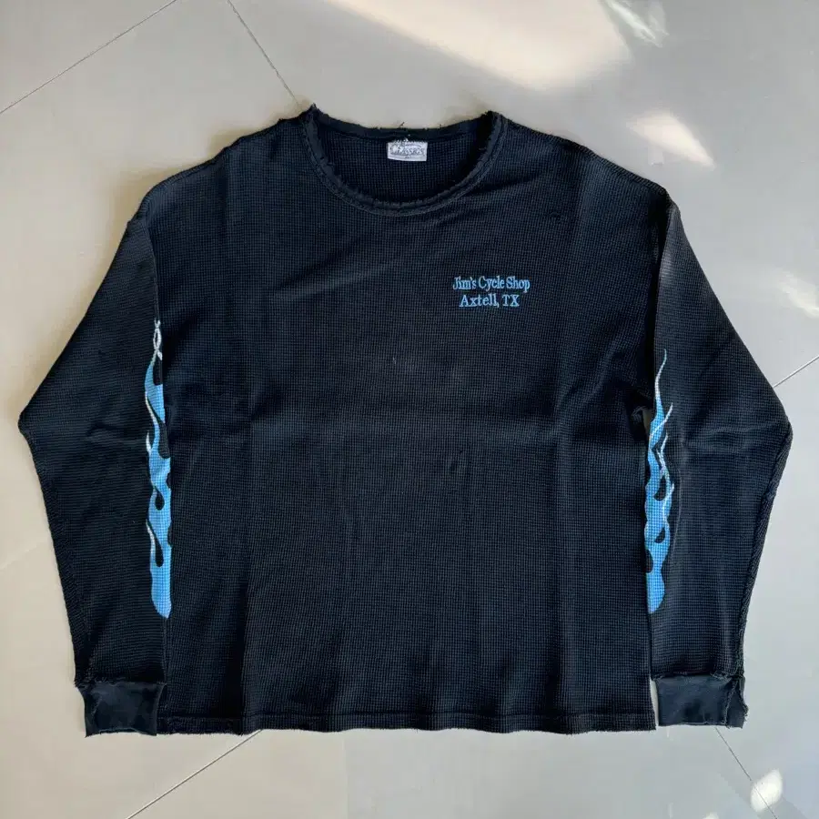 VINTAGE THRASHED BLUE FLAME THERMAL L/S