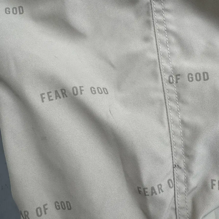 피어오브갓 6th 로고 프린팅 나일론 자켓 fear of god 점퍼