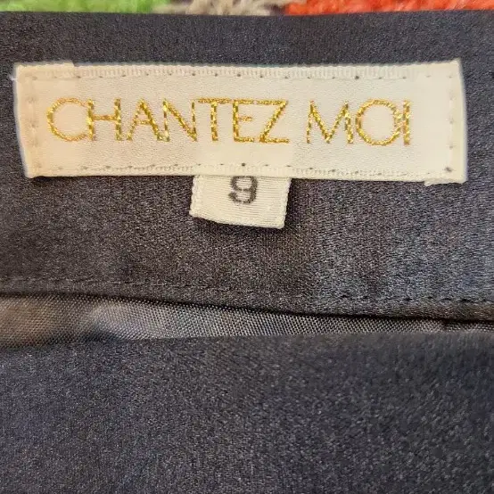 CHANTEZ MOI 새틴원단 롱스커트