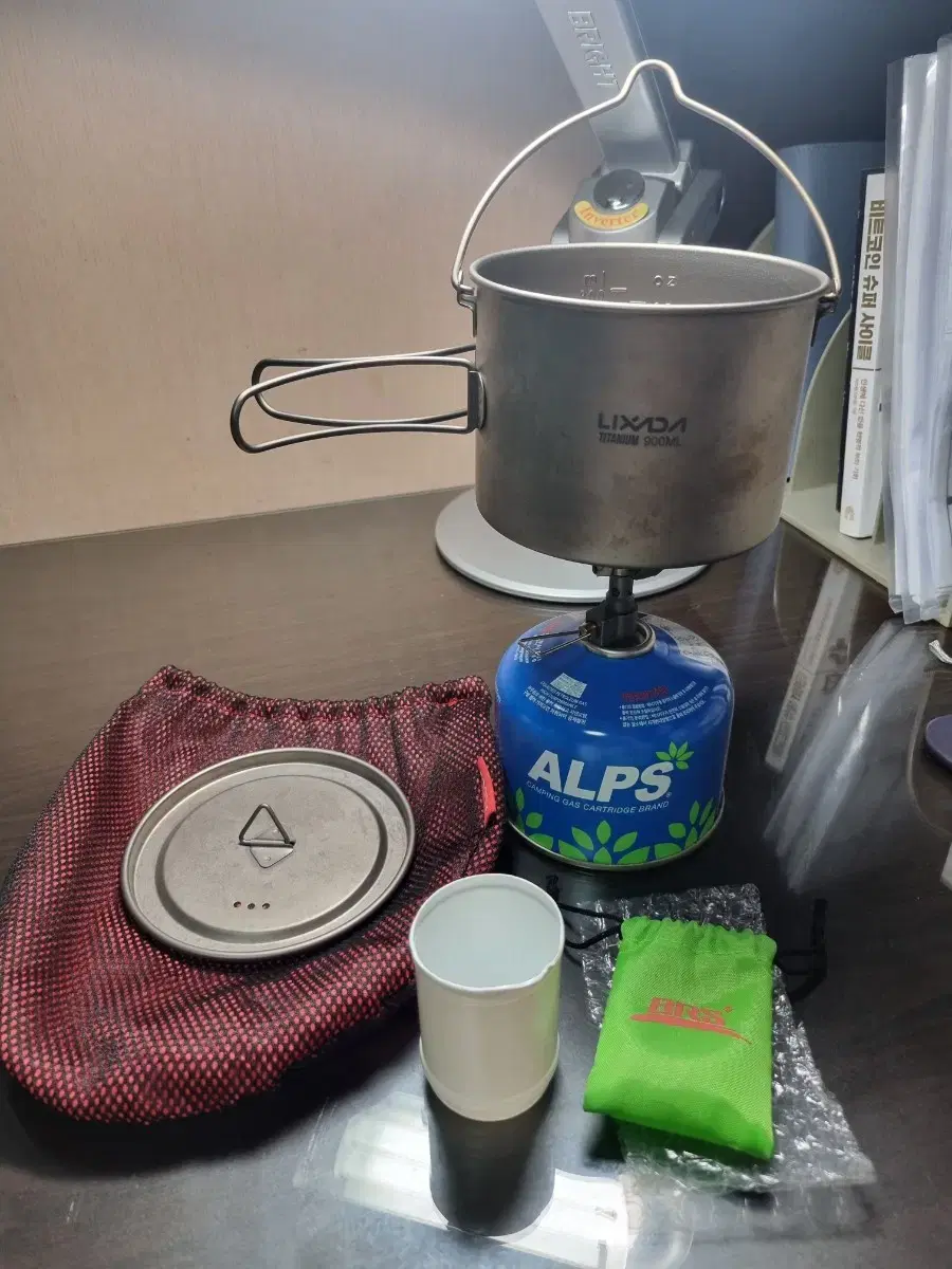 Titanium pot for caravanning, backpacking and minimalist camping ^^.