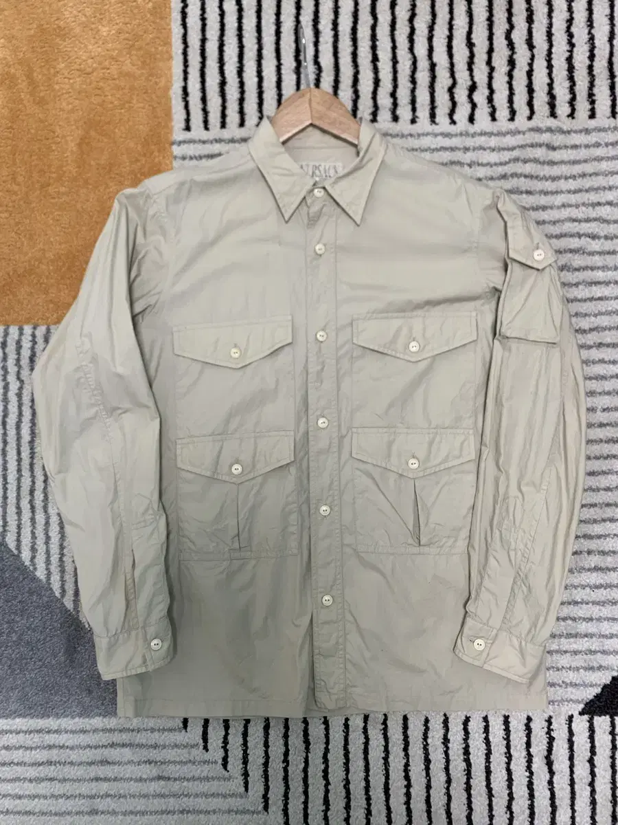 Harbor blue haversack beige pocket shirt size L