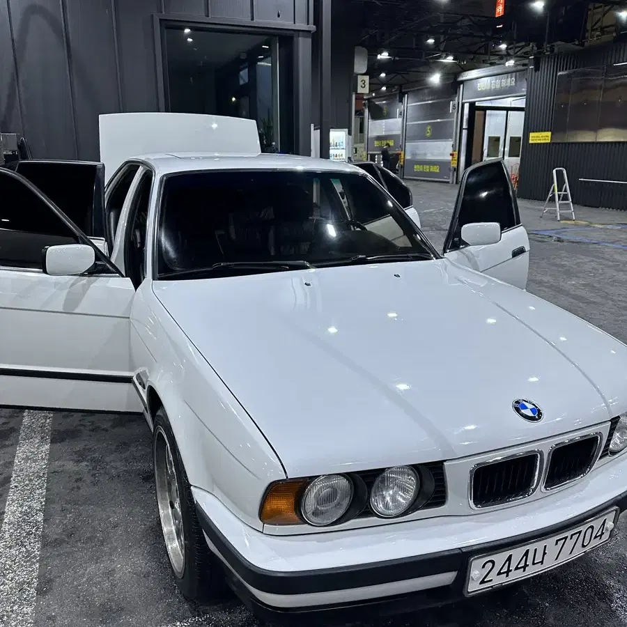 e34 525i