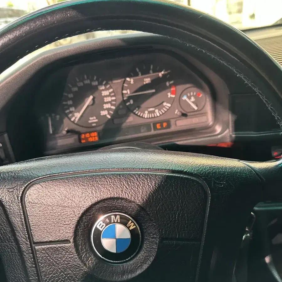 e34 525i