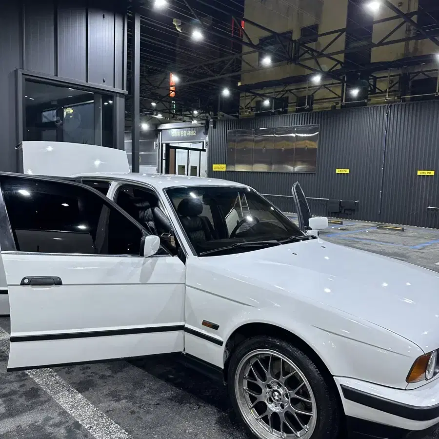 e34 525i