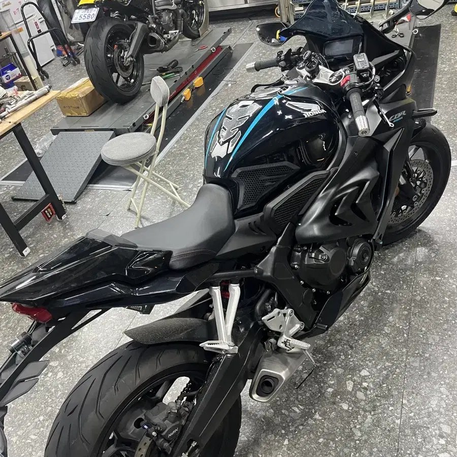 CBR650R 23년식 판매합니다