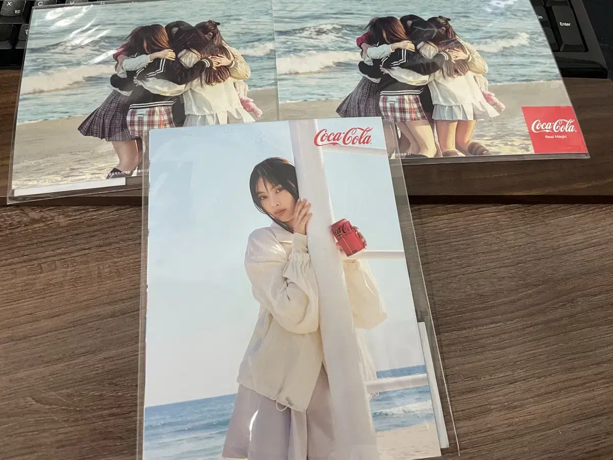 Unsealed/New) new jeans Coca-Cola Photo postcard Sells.