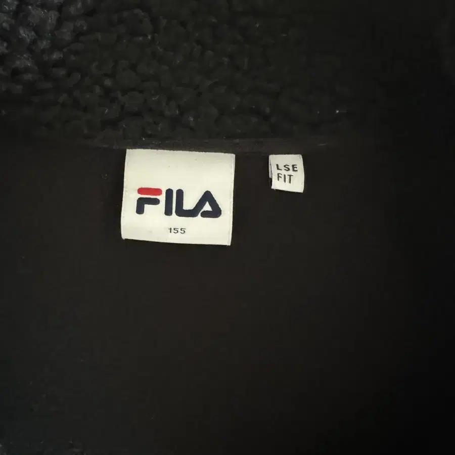 FILA 키즈 플리스 155사이즈 입니다.