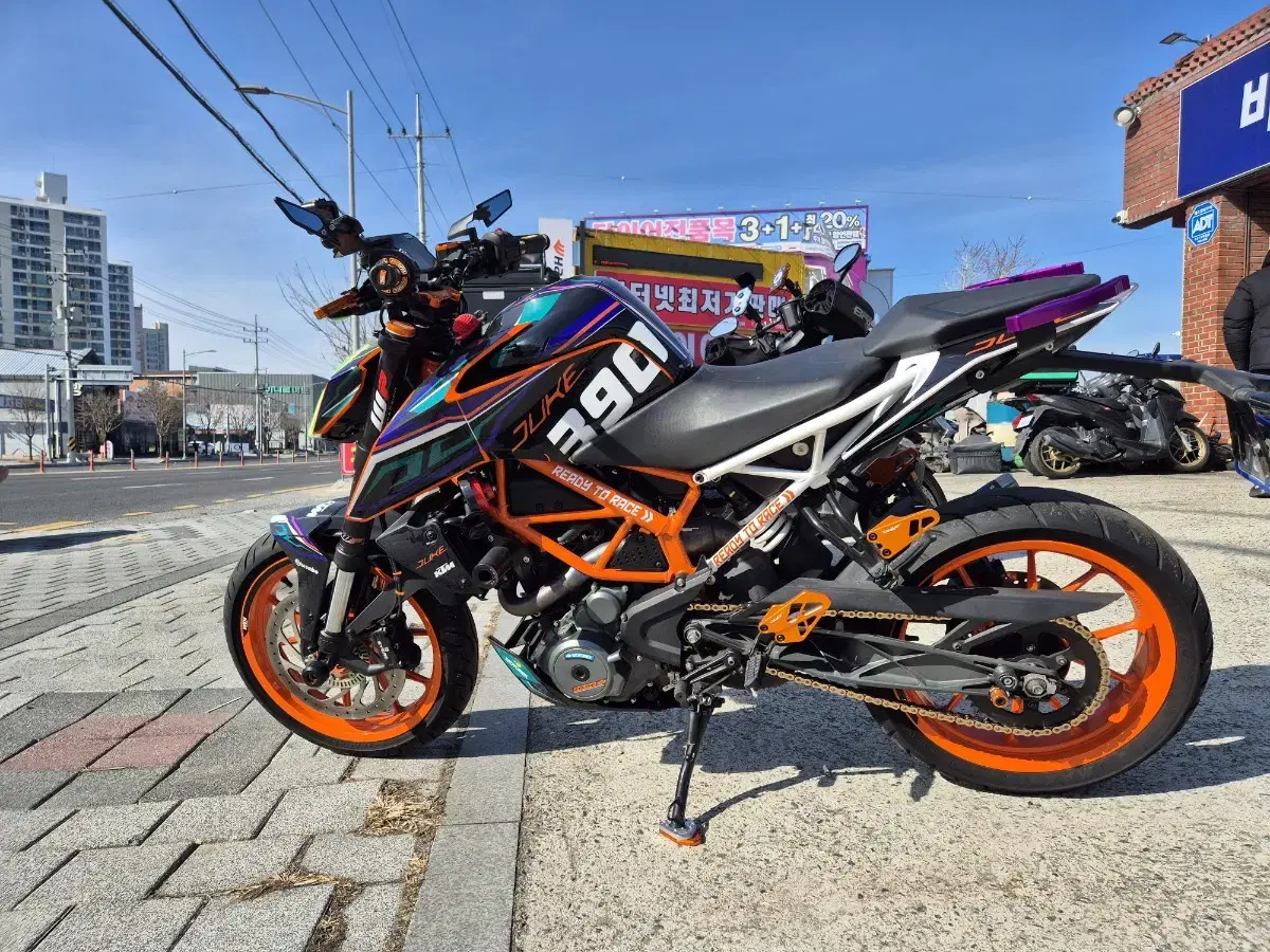 KTM 듀크390 18년식 팝니다.