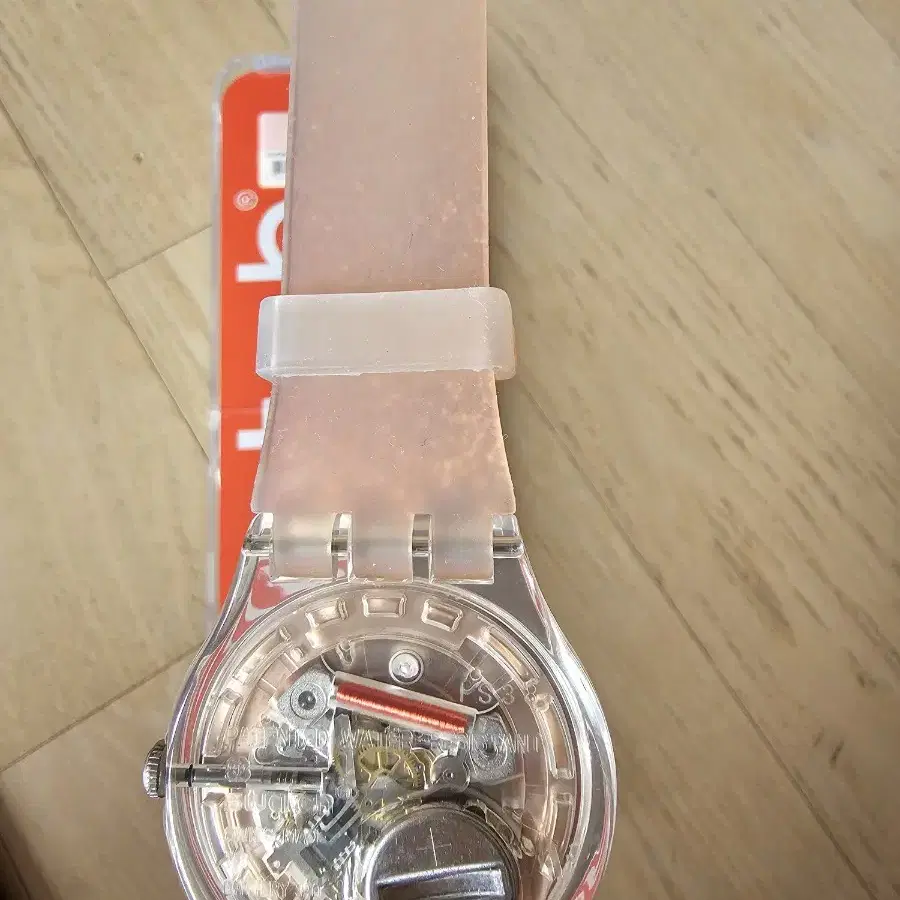 스와치 SWATCH PINK GLI STAR SUOK703