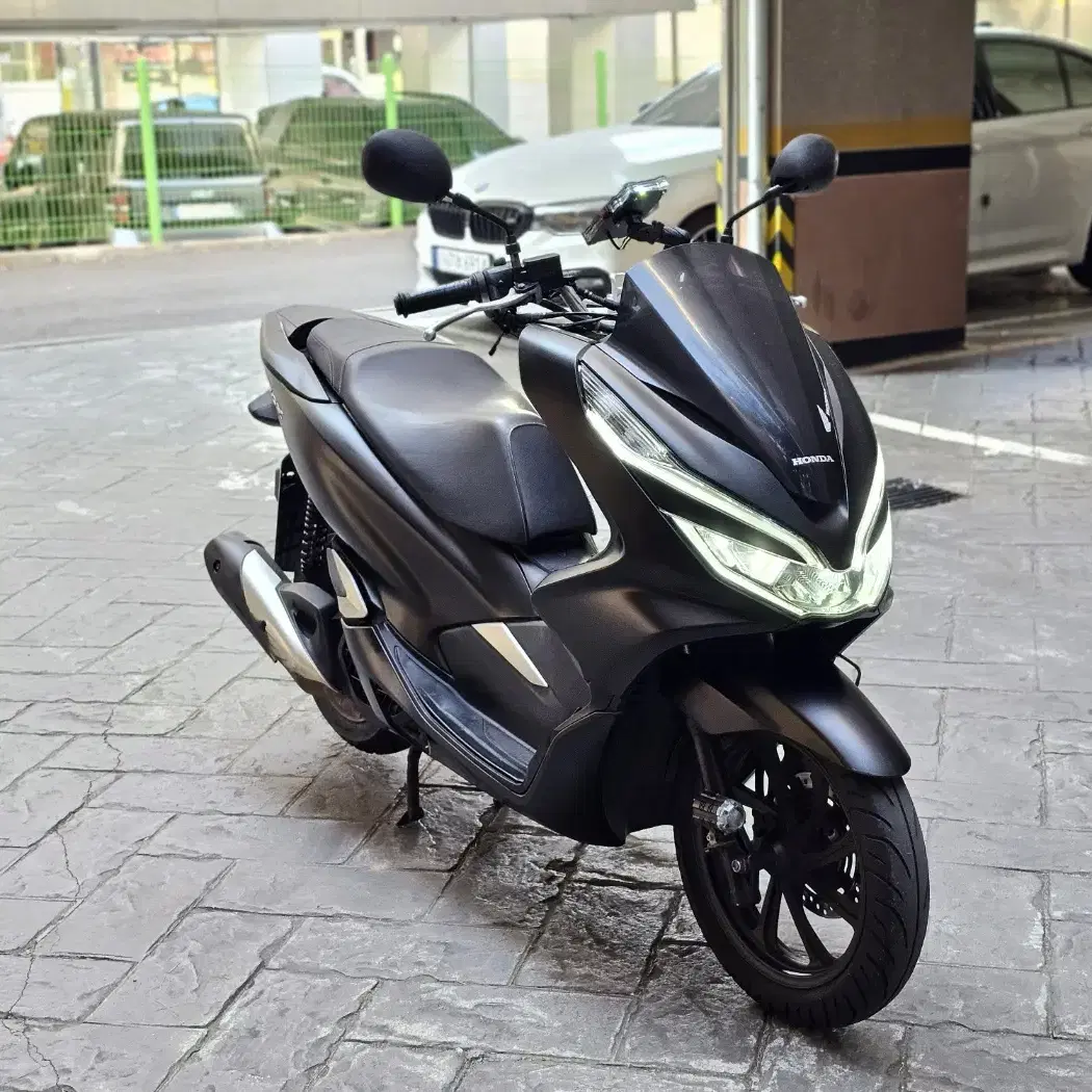 PCX125 20년식 판매 합니다.