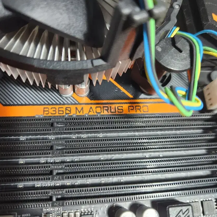 GIGABYTE B360M AORUS PRO / i7 8700 14만