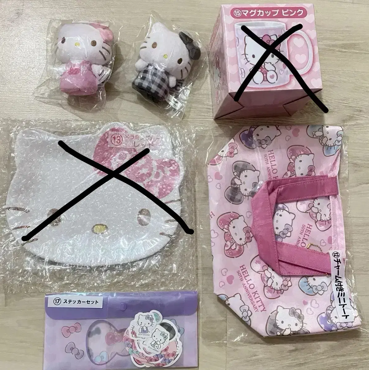 Hello Kitty 50th Anniversary Atarikuji dolls in bulk, tote bag, plate and mug