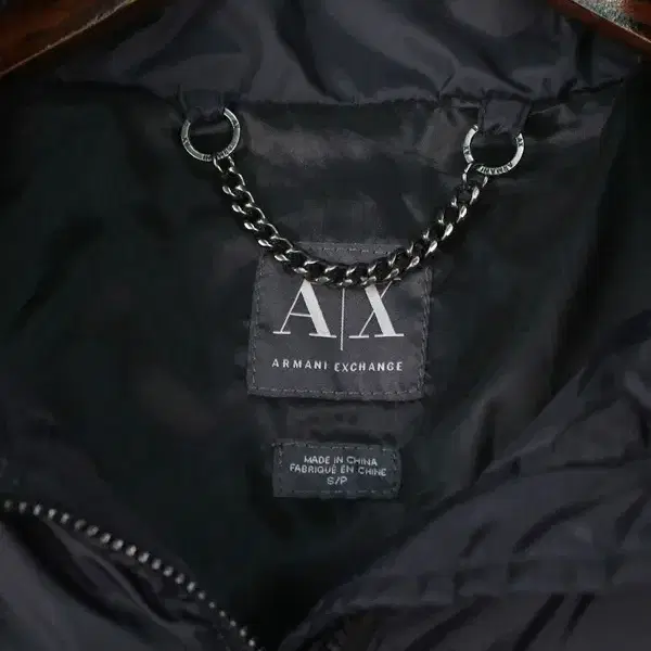 ARMANI EXCHANGE 패딩 조끼