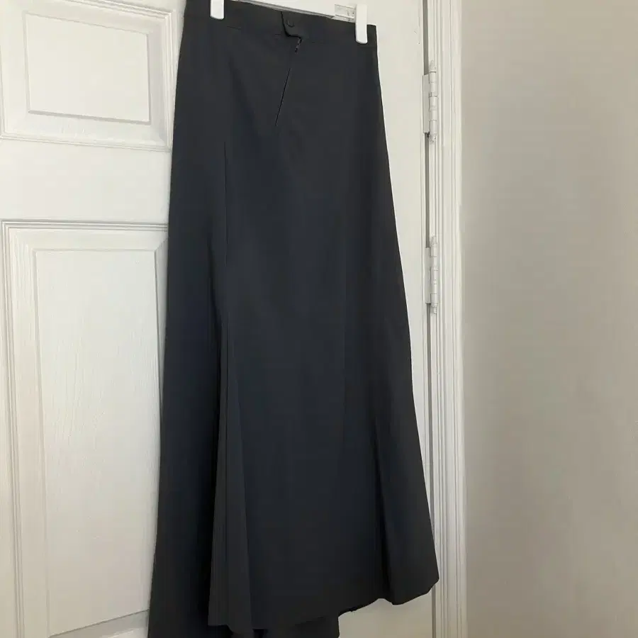 NACHE 나체 WAVE MAXI SKIRT CHARCOAL 맥시스커트