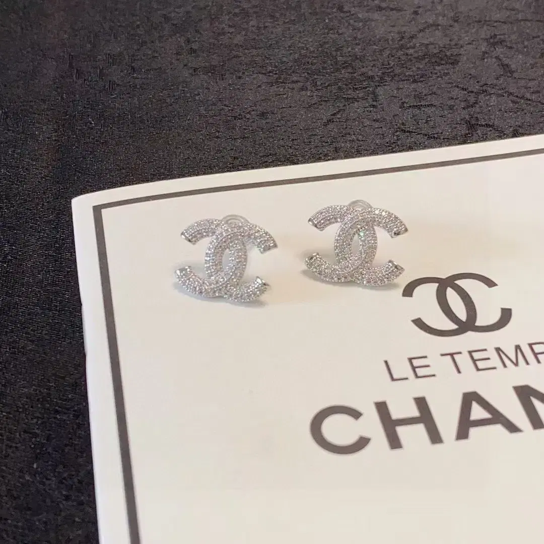 CHANEL 에메랄드 만찬 작은 귀마개