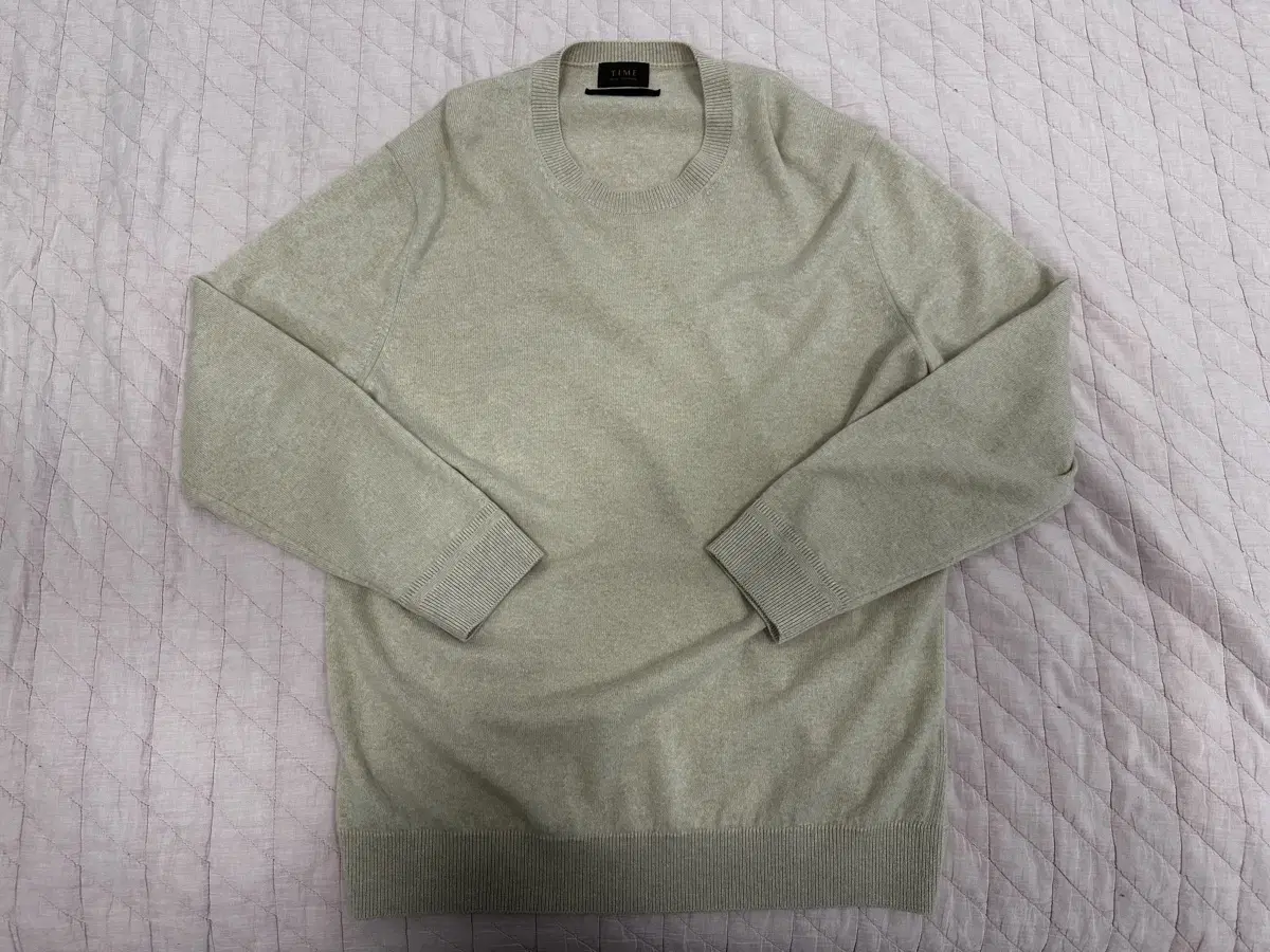 [New in box] Time Homme cashmere 100% ivory knit for sale.