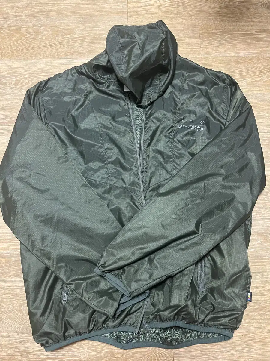 iApp Studio Windbreaker