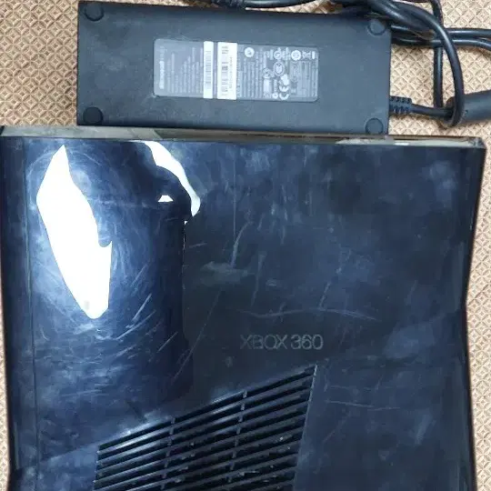 XBOX360 S 슬림 250GB 게임 2개 포함