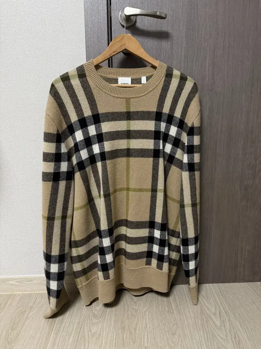 Burberry Knit New Arrivals