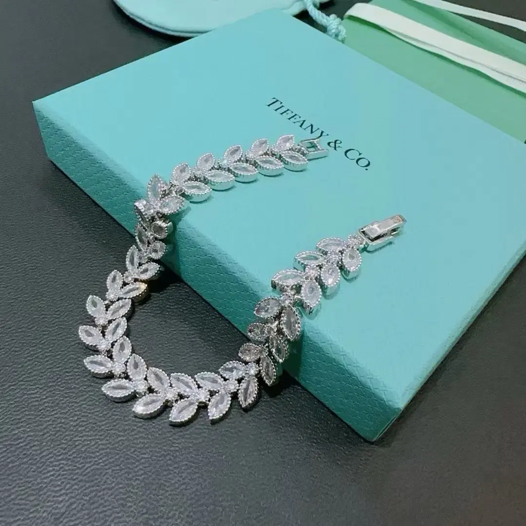 Tiffany & Co. 기념 한정판 화상 마야 손목 밴드