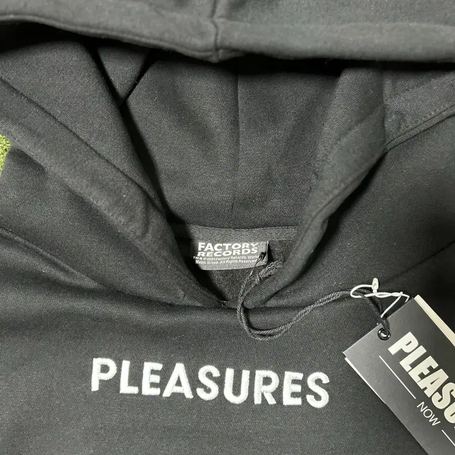 [L] Pleasures 플레져스 x 팩토리 레코즈 뉴오더 프로텍션 후