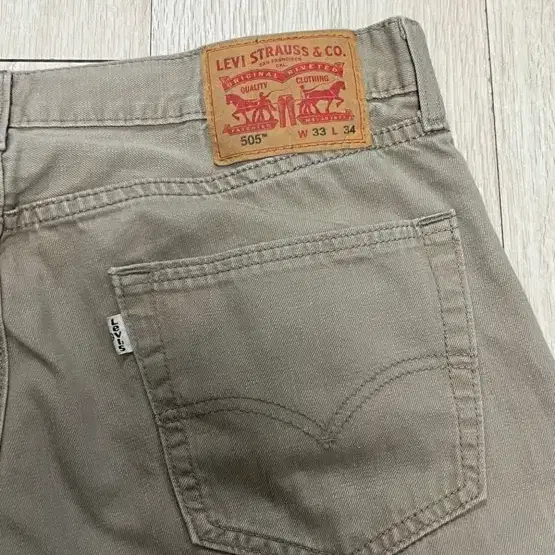 Levi's 505 pants