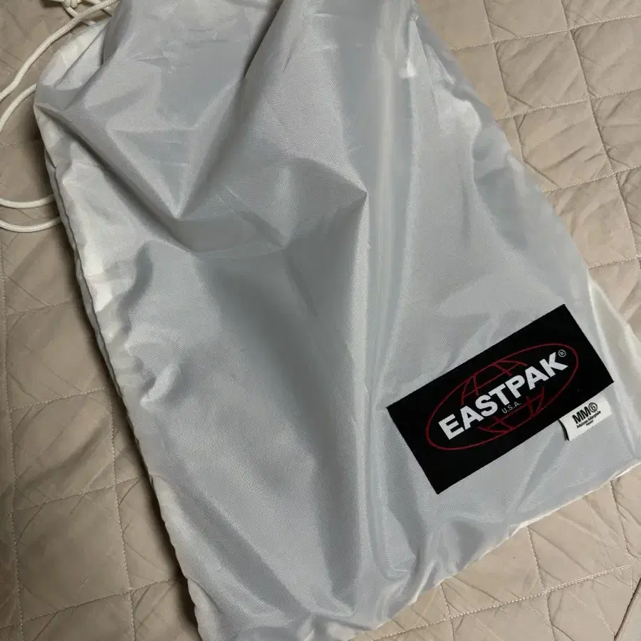 메종 마르지엘라 MM6x이스트팩 숄더백 EASTPAK