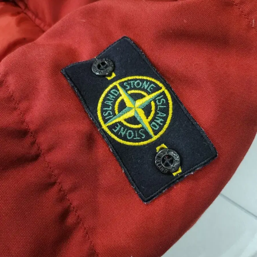 L   스톤아일랜드 STONE ISLAND  크링클랩스 후드 패딩