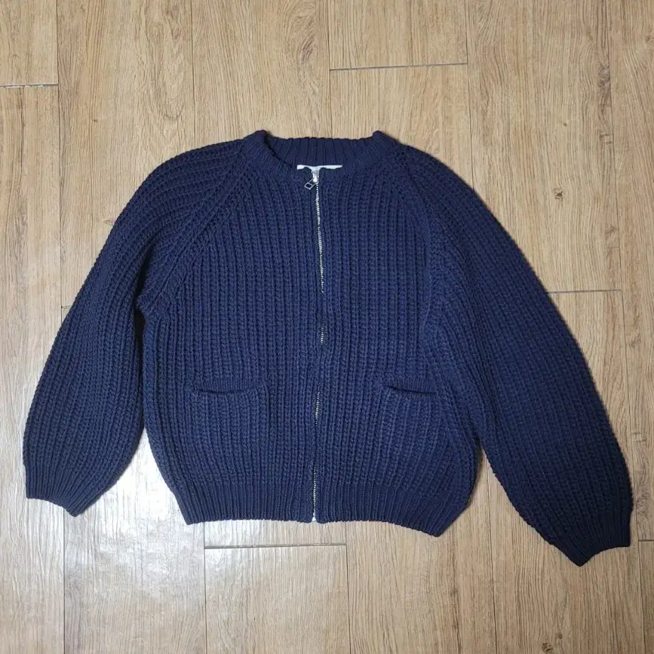 낫띵리튼 / netto yarn jumper navy / free