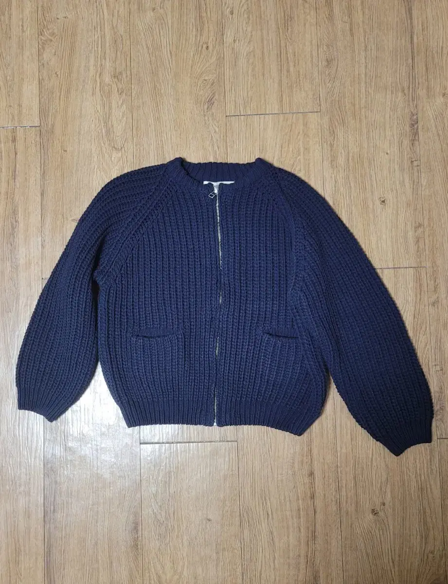 낫띵리튼 / netto yarn jumper navy / free