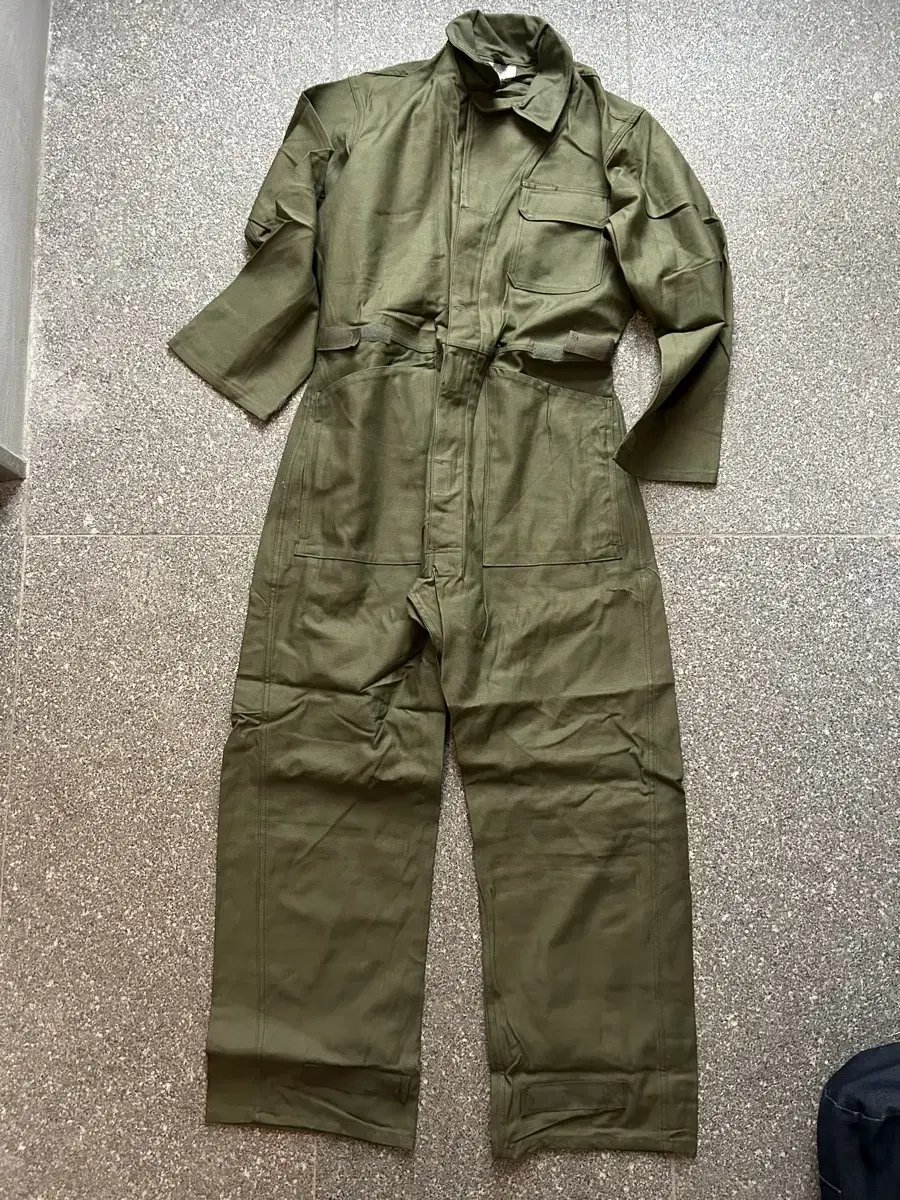 US Military Coverall (M) New, Unused